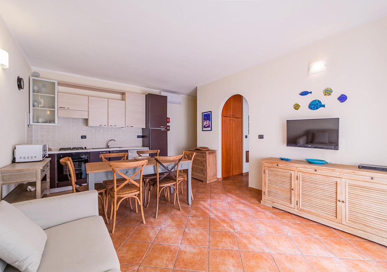 Murphy Holiday Home - Le Residenze Di Padule 02 Ла Мадалена Екстериор снимка